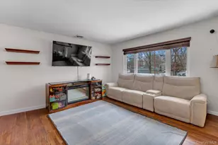 11 17th Ave, Ronkonkoma, NY 11779 - Photo 3