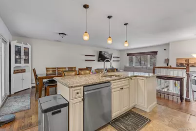 11 17th Avenue, Ronkonkoma, NY 11779 - Photo 5