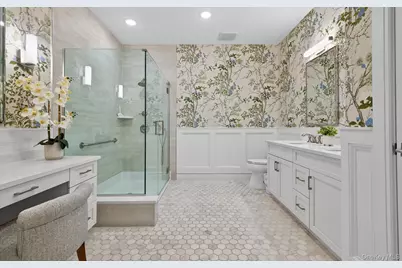 25102 Aspenwood Drive, Plainview, NY 11803 - Photo 15