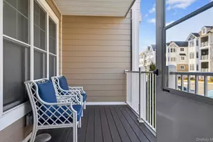 25102 Aspenwood Dr, Plainview, NY 11803 - Photo 19