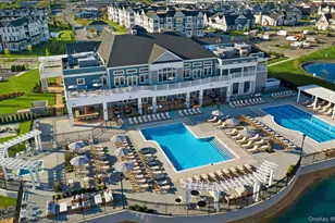 25102 Aspenwood Dr, Plainview, NY 11803 - Photo 23