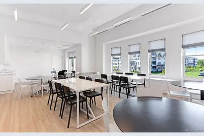 25102 Aspenwood Drive, Plainview, NY 11803 - Photo 35