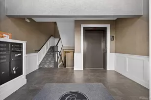 25102 Aspenwood Dr, Plainview, NY 11803 - Photo 21