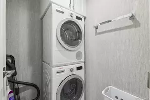 100 Hilton Ave, Garden City, NY 11530 - Photo 31