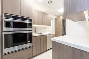 100 Hilton Ave, Garden City, NY 11530 - Photo 39