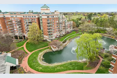 100 Hilton Avenue #901, Garden City, NY 11530 - Photo 1