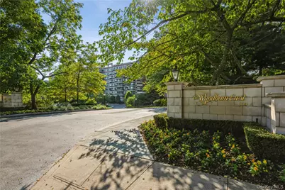 100 Hilton Avenue #901, Garden City, NY 11530 - Photo 35