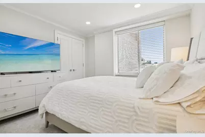 100 Hilton Avenue #901, Garden City, NY 11530 - Photo 27