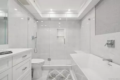 100 Hilton Avenue #901, Garden City, NY 11530 - Photo 23