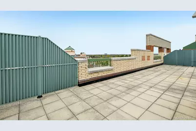 100 Hilton Avenue #901, Garden City, NY 11530 - Photo 35