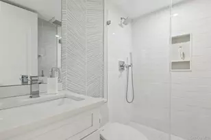 100 Hilton Ave, Garden City, NY 11530 - Photo 19