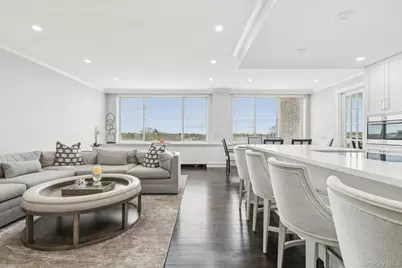 100 Hilton Avenue #901, Garden City, NY 11530 - Photo 5