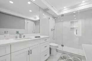 100 Hilton Ave, Garden City, NY 11530 - Photo 23