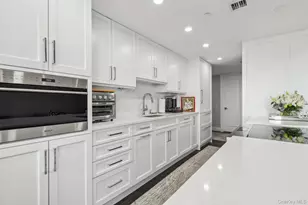 100 Hilton Ave, Garden City, NY 11530 - Photo 13