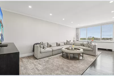 100 Hilton Avenue #901, Garden City, NY 11530 - Photo 7