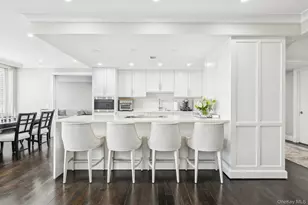 100 Hilton Ave, Garden City, NY 11530 - Photo 9