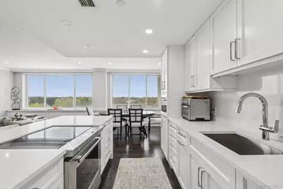 100 Hilton Avenue #901, Garden City, NY 11530 - Photo 11