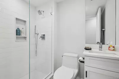 100 Hilton Avenue #901, Garden City, NY 11530 - Photo 27