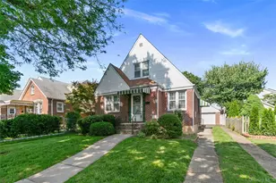 82-51 257th, Glen Oaks, NY 11004 - Photo 3