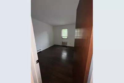 83 Manorhaven Boulevard #83, Port Washington, NY 11050 - Photo 5