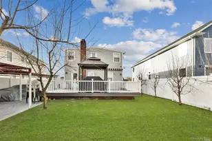 382 Pennsylvania Ave, Mineola, NY 11501 - Photo 19