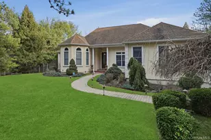 131 Malloy Dr, East Quogue, NY 11942 - Photo 7