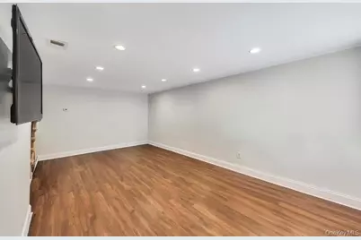 172 Skyline Drive, Coram, NY 11727 - Photo 5