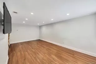 172 Skyline Dr, Coram, NY 11727 - Photo 5