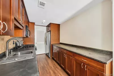 172 Skyline Drive, Coram, NY 11727 - Photo 15