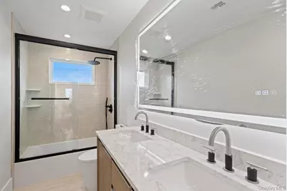 35 Main Parkway, Plainview, NY 11803 - Photo 29