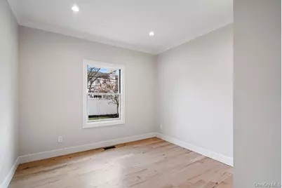 35 Main Parkway, Plainview, NY 11803 - Photo 25