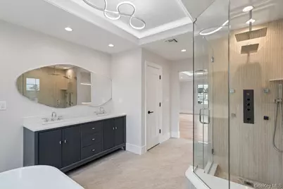 35 Main Parkway, Plainview, NY 11803 - Photo 37