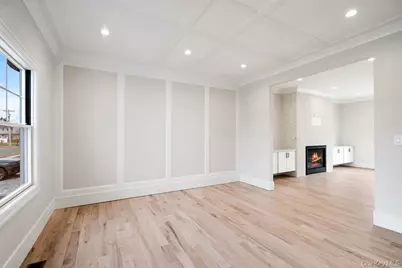 35 Main Parkway, Plainview, NY 11803 - Photo 15