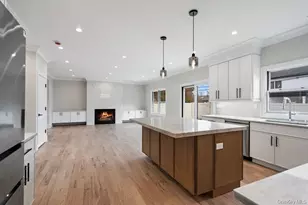 35 Main Pkwy, Plainview, NY 11803 - Photo 23