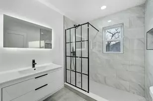 6 Elliott Pl, Freeport, NY 11520 - Photo 11