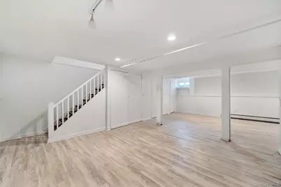 6 Elliott Place, Freeport, NY 11520 - Photo 15