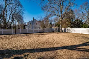 75 Hazard Ave, Huntington Station, NY 11746 - Photo 5