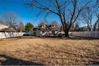 75 Hazard Avenue, Huntington Station, NY 11746 - Photo 7