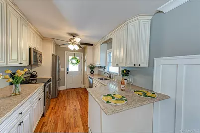 75 Hazard Avenue, Huntington Station, NY 11746 - Photo 15