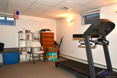 242 Munro Boulevard, Valley Stream, NY 11581 - Photo 11