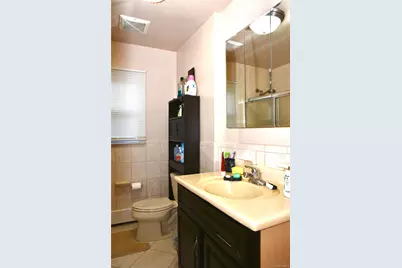 242 Munro Boulevard, Valley Stream, NY 11581 - Photo 9