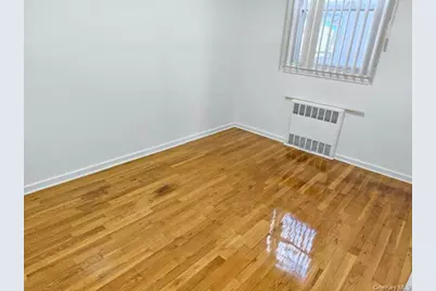 58-27 208 St, Bayside, NY 11364 - Photo 11