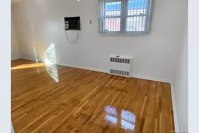 58-27 208 St, Bayside, NY 11364 - Photo 7