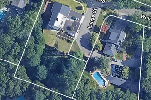 1 Lange Ct, Melville, NY 11747 - Photo 25