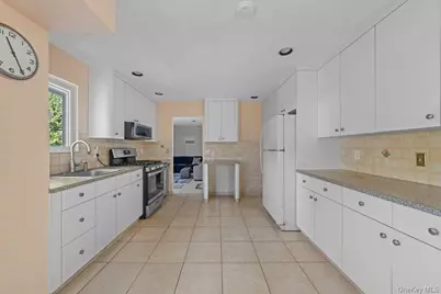 1 Lange Court, Melville, NY 11747 - Photo 7