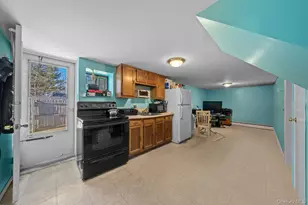 1 Lange Ct, Melville, NY 11747 - Photo 17