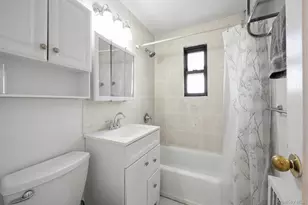 46 Terrace Cir, Great Neck, NY 11021 - Photo 9