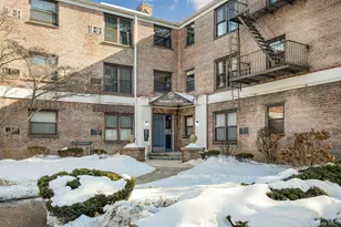 46 Terrace Cir, Great Neck, NY 11021 - Photo 15