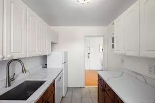 46 Terrace Cir, Great Neck, NY 11021 - Photo 5