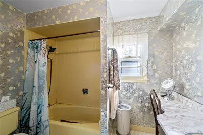 180-44 Grand Central Parkway, Jamaica, NY 11432 - Photo 23